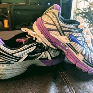 Brooks GTS 12